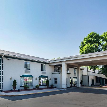 Quality Inn & Suites Des Moines - Merle Hay Road Urbandale Eksteriør bilde