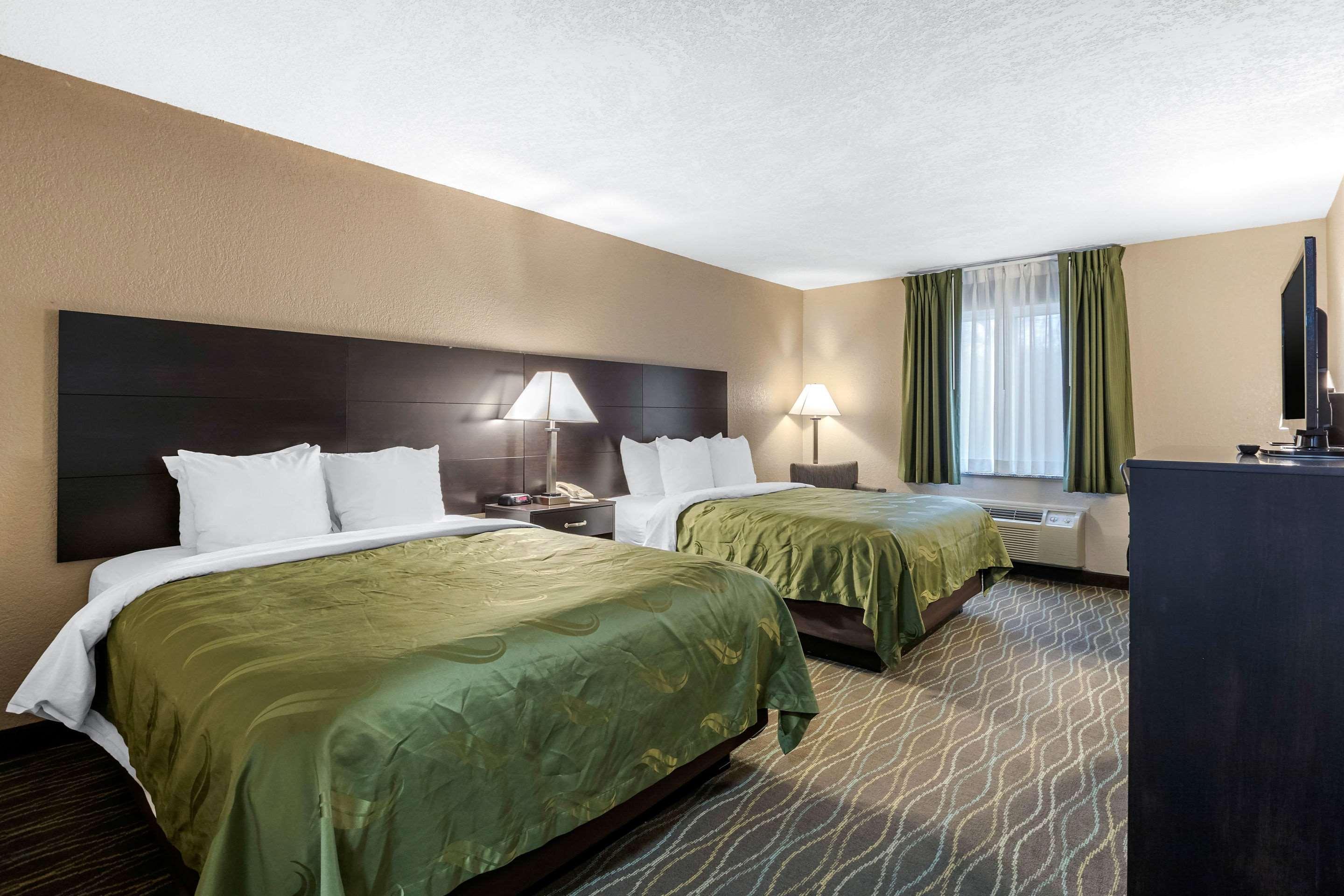 Quality Inn & Suites Des Moines - Merle Hay Road Urbandale Eksteriør bilde