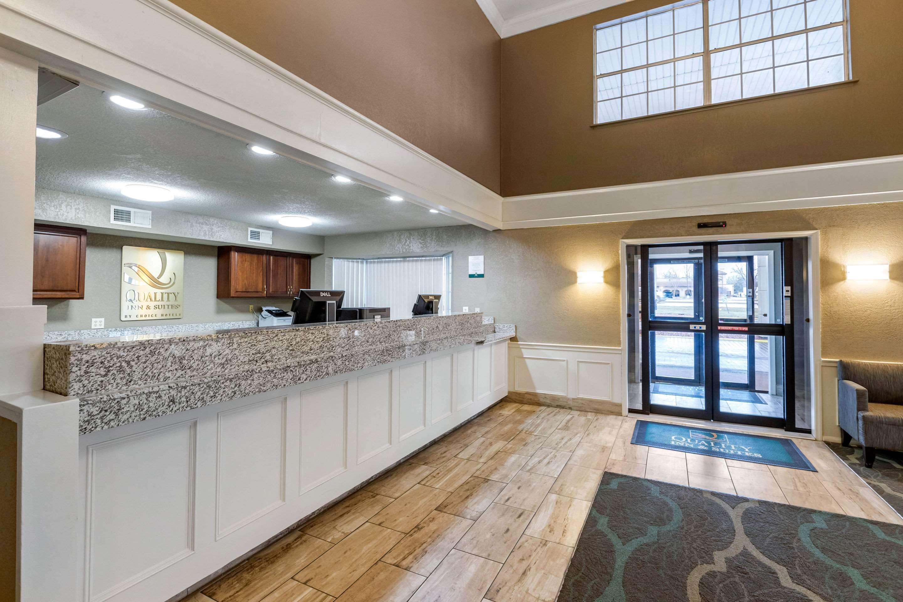 Quality Inn & Suites Des Moines - Merle Hay Road Urbandale Eksteriør bilde