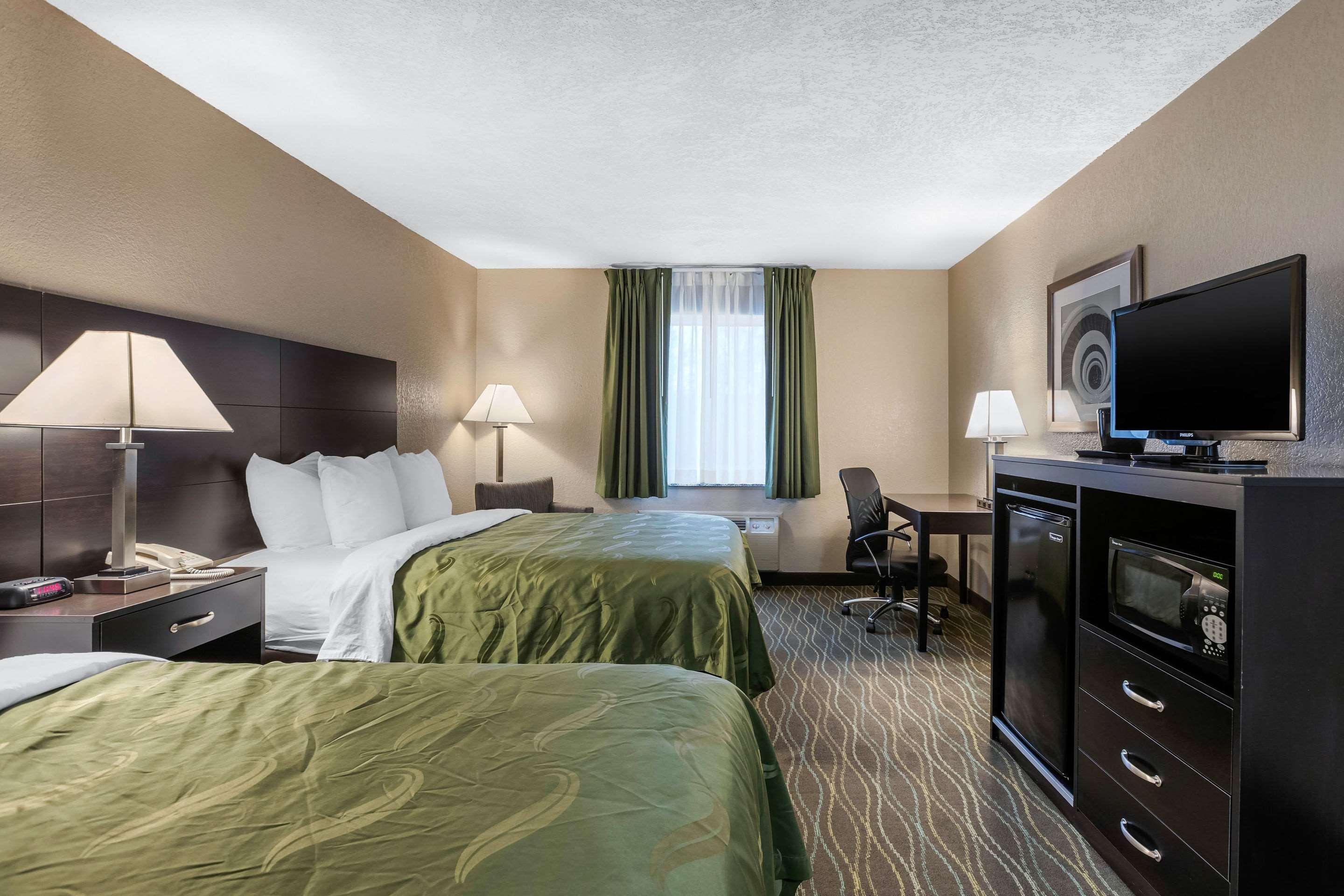 Quality Inn & Suites Des Moines - Merle Hay Road Urbandale Eksteriør bilde
